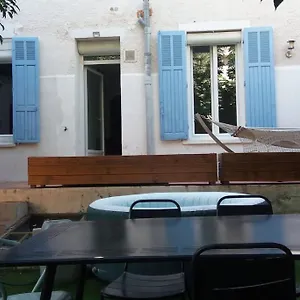 Hébergement de vacances Jolie Maison De Avec Jardin Arbore France